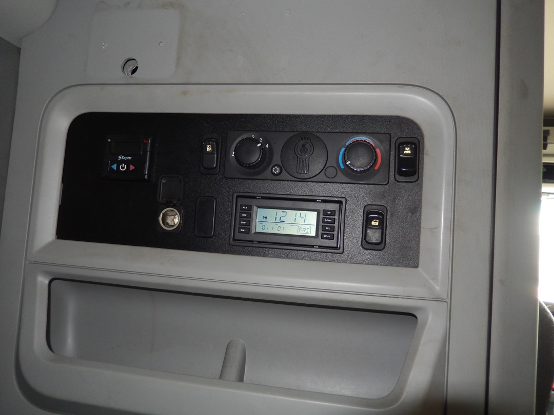 2017 KENWORTH T680 - Image 19